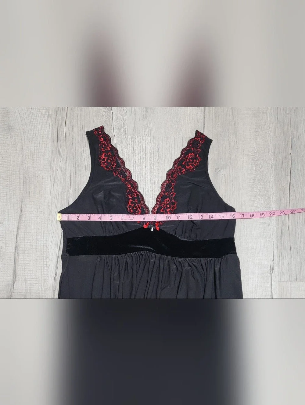 In Bloom by Jonquil Black Red Lace Trim Maxi Nightgown Size Medium EUC